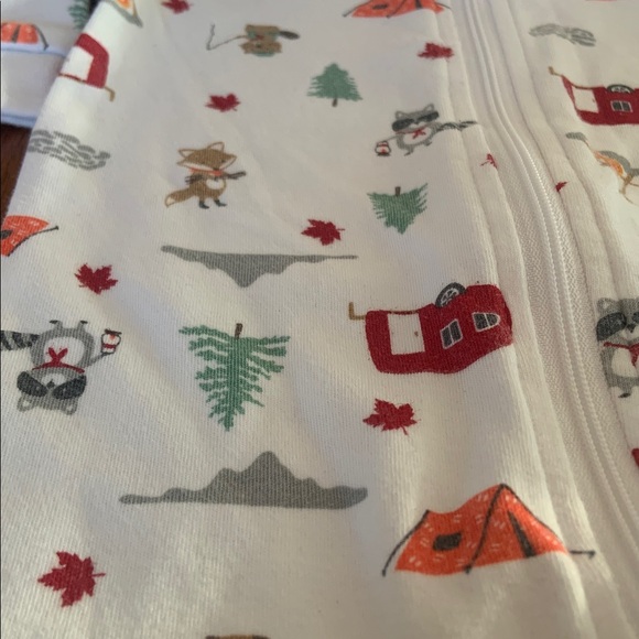 🍊5/$25 Carter's White Baby Romper with Camping Theme size 0-3m - Picture 3 of 4